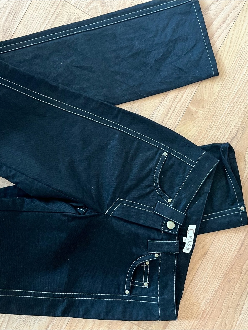High-Rise Black Straight-Leg Jeans with Contrast Stitching